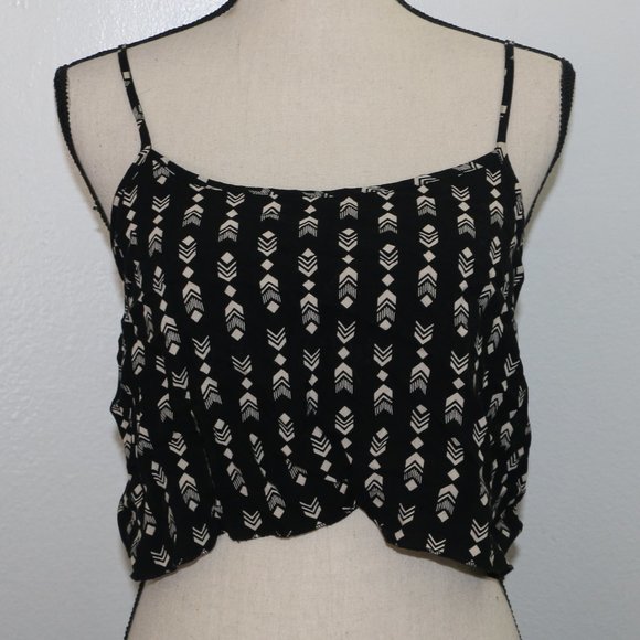 Forever 21 Black and White Arrow Print Crop Spaghetti Strap Tank Top - Picture 1 of 5